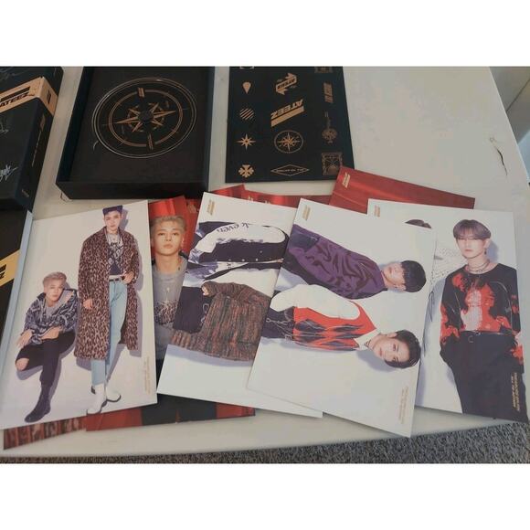 Ateez Treasure Ep.Fin All To Action CD Box Set with Photocards CD Signed Komco - Picture 6 of 12